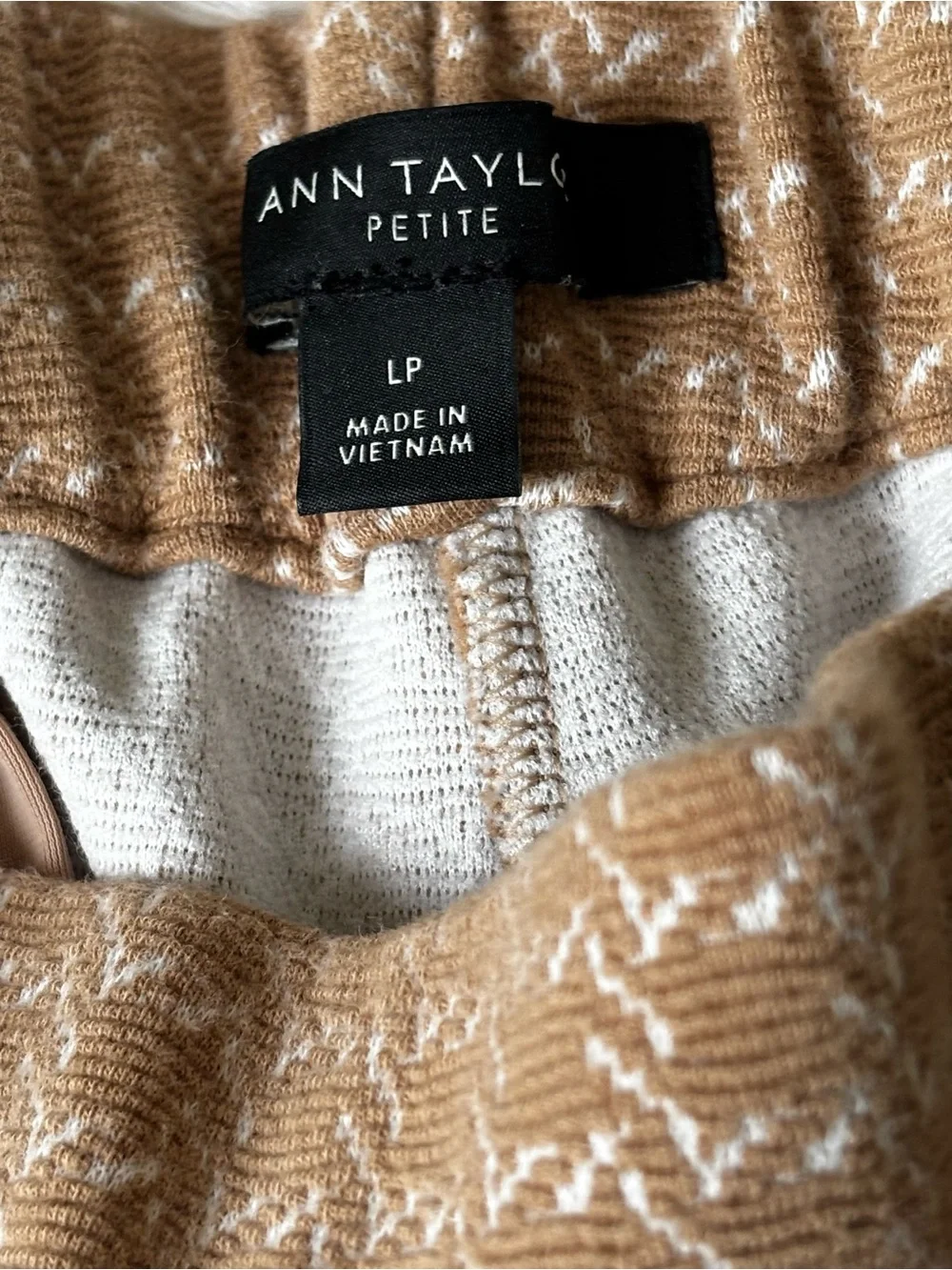Ann Taylor The Eva Easy Ankle Pants Tan Print Size LP Petite - Picture 3 of 4